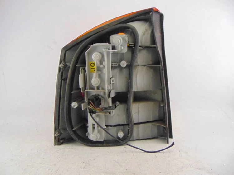 LAMPA PRAWY TYŁ OPEL VECTRA C(2002-2008)