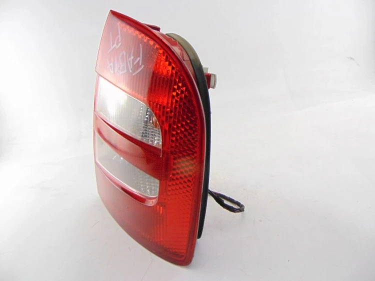 LAMPA PRAWY TYŁ SKODA FABIA I 6Y 1.4 mpi 6Y6945096D