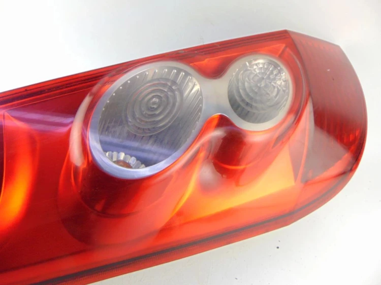 LAMPA LEWY TYŁ FORD FIESTA MK5 LIFT 1.4 TDCI