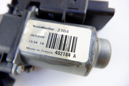 SILNICZEK WYCIERACZKI PRAWY PRZÓD KIA PRO CEED 1.6CRDI 402184A