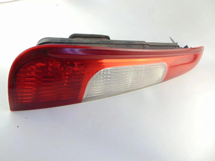 LAMPA LEWY TYŁ FORD C-MAX (2003-2006) 2.0TDCI
