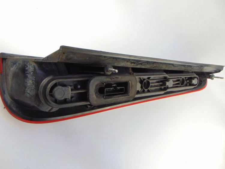 LAMPA LEWY TYŁ FORD C-MAX (2003-2006) 2.0TDCI