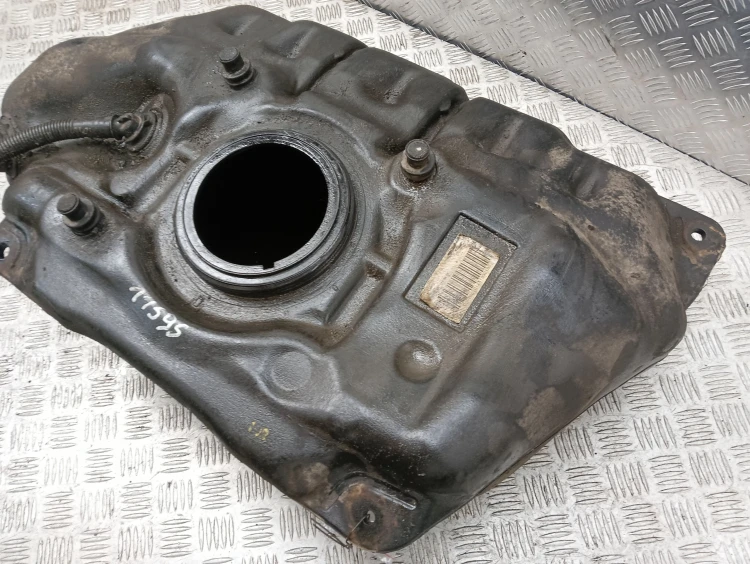 ZBIORNIK PALIWA BAK TOYOTA YARIS II (2005-2009) 1.4 D4D 90KM 77100-0D100