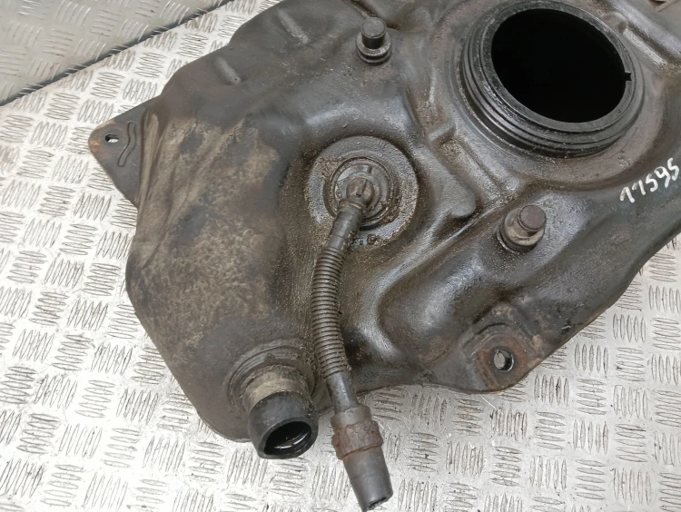 ZBIORNIK PALIWA BAK TOYOTA YARIS II (2005-2009) 1.4 D4D 90KM 77100-0D100
