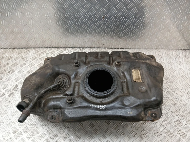 ZBIORNIK PALIWA BAK TOYOTA YARIS II (2005-2009) 1.4 D4D 90KM 77100-0D100