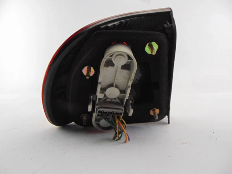 LAMPA PRAWY TYŁ VOLVO V40 I (1995-2004) 1.8 122KM