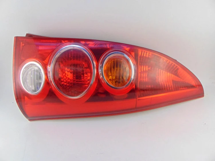 LAMPA PRAWY TYŁ MAZDA PREMACY (1999-2001) 2.0 D