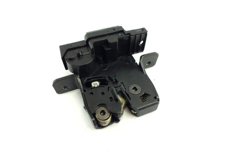 ZAMEK KLAPY BAGAŻNIKA NISSAN QASHQAI LIFT (2009-2013) 1.5 dci