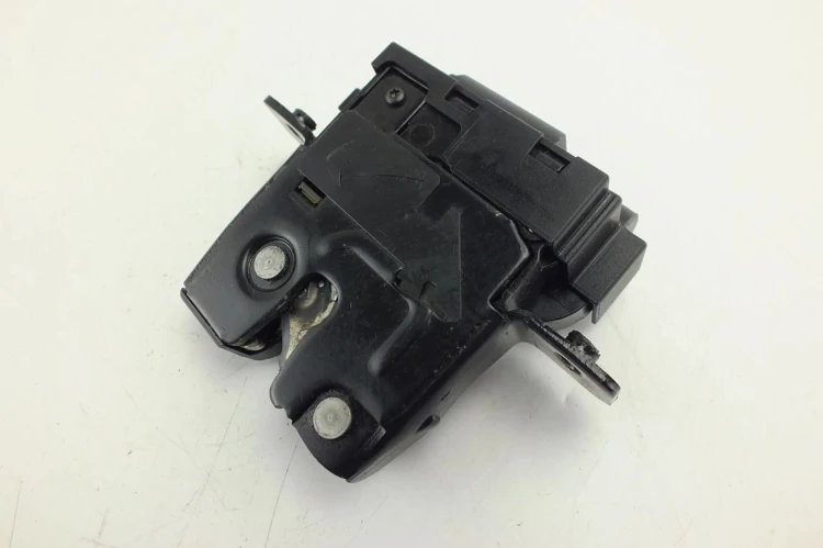 ZAMEK KLAPY BAGAŻNIKA NISSAN QASHQAI LIFT (2009-2013) 1.5 dci