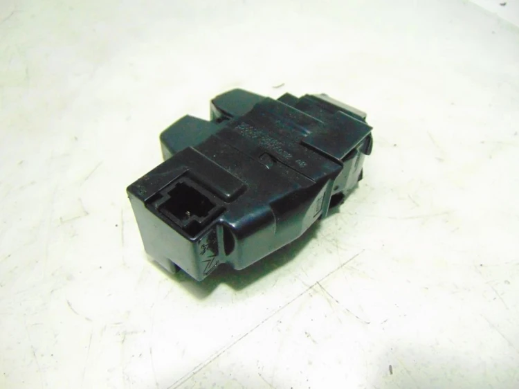 ZAMEK KLAPY BAGAŻNIKA PEUGEOT 308 T7 (2007-2013) 1.6 HDI 9660403880