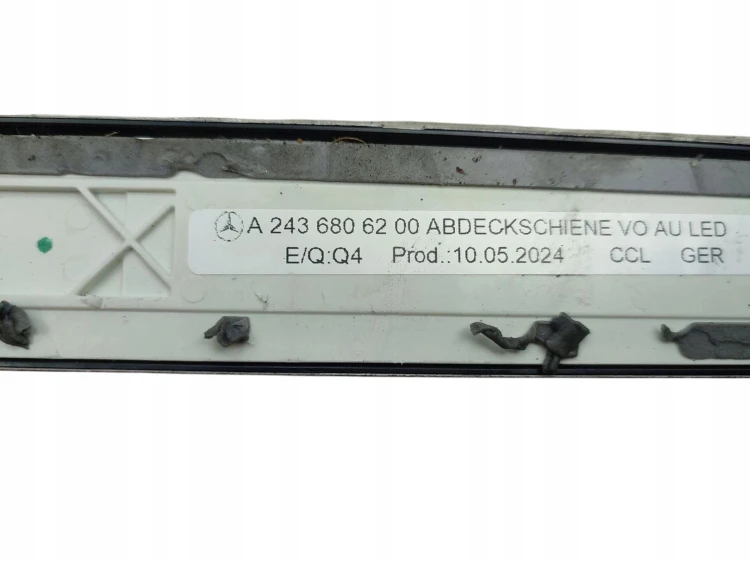 NAKŁADKI PROGOWE WEWNĘTRZNE KOMPLET MERCEDES EQA H243 LIFT (2024-) 250+ 190