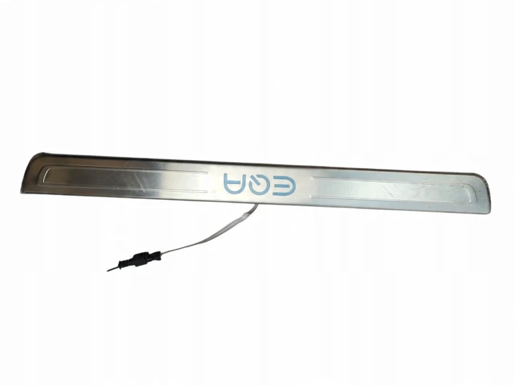 NAKŁADKI PROGOWE WEWNĘTRZNE KOMPLET MERCEDES EQA H243 LIFT (2024-) 250+ 190