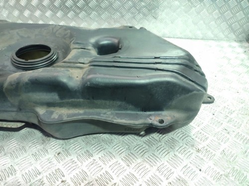 ZBIORNIK PALIWA BAK TOYOTA YARIS I (1999-2003) 1.0 VVT-I 68KM