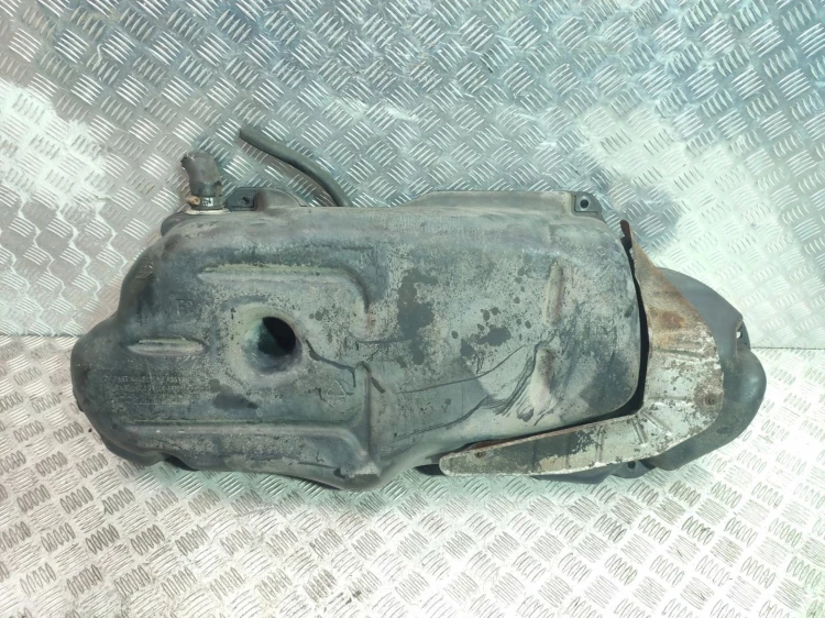 ZBIORNIK PALIWA BAK TOYOTA YARIS I (1999-2003) 1.0 VVT-I 68KM