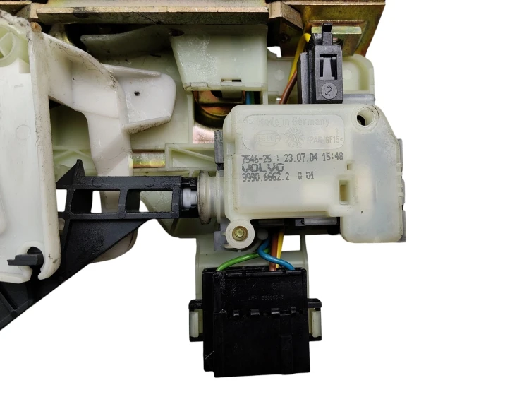 ZAMEK KLAPY BAGAŻNIKA VOLVO XC70 I LIFT (2004–2007) 2.5T 209KM 999066622