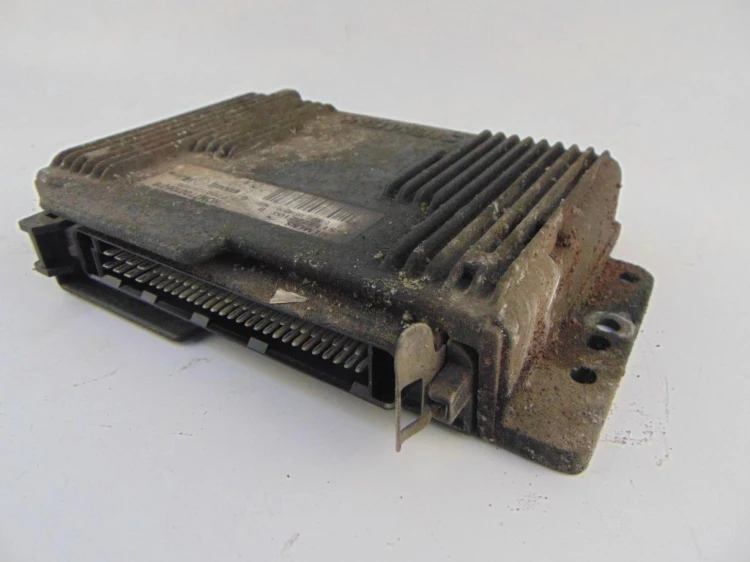 KOMPUTER STEROWNIK SILNIKA RENAULT LAGUNA I LIFT 2.0 16V 7700105819 S113722