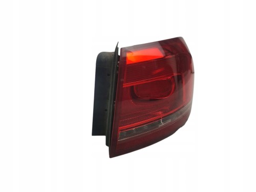 LAMPA PRAWY TYŁ VOLKSWAGEN PASSAT B7 (2010-2014) 1.6 TDI 105KM 3AF945096G