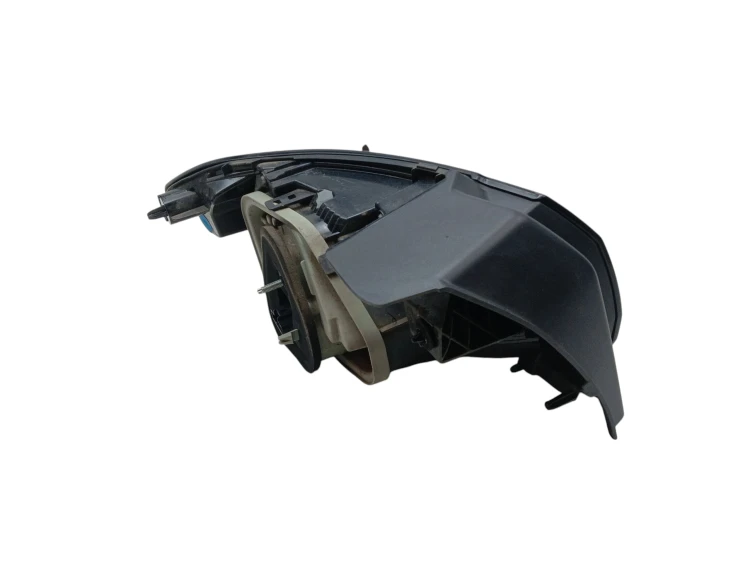 LAMPA PRAWY TYŁ PEUGEOT e-208 II (2019-2024) 136KM 100kW 9823216580