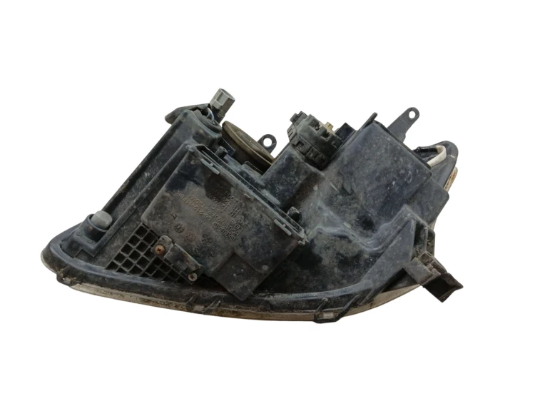 LAMPA PRAWY PRZÓD TOYOTA AVENSIS T25 (2003-2006) 2.0 D4D 116KM