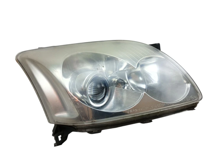 LAMPA PRAWY PRZÓD TOYOTA AVENSIS T25 (2003-2006) 2.0 D4D 116KM