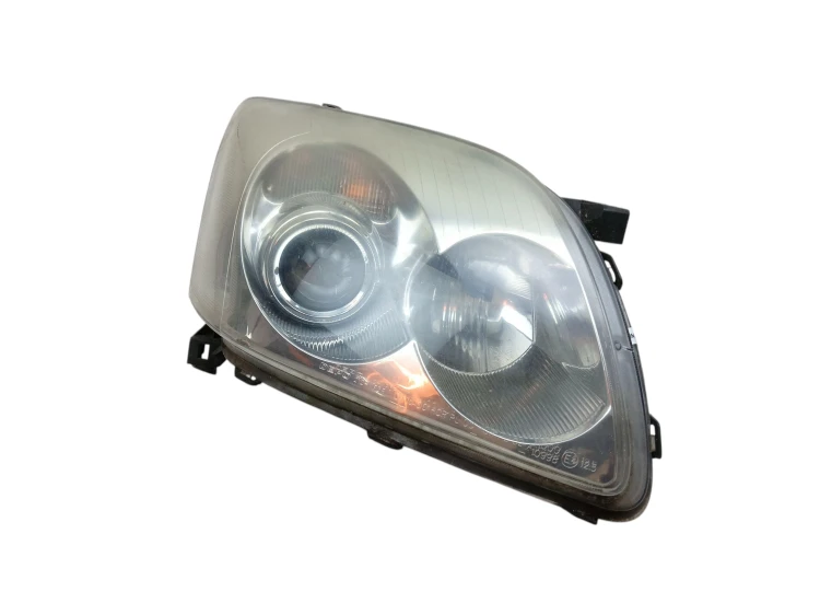 LAMPA PRAWY PRZÓD TOYOTA AVENSIS T25 (2003-2006) 2.0 D4D 116KM