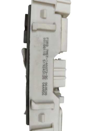 SKRZYNKA BEZPIECZNIKÓW BSI FORD FOCUS MK2 LIFT (2007-2011) 1.6 16V 100KM 7M