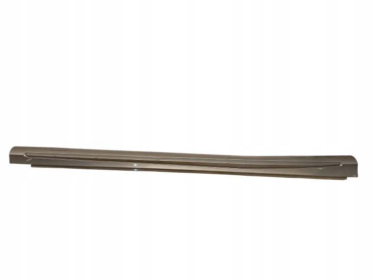 LISTWA PROGOWA PRAWA MERCEDES A W176 AMG LAK: 787 A1766980154