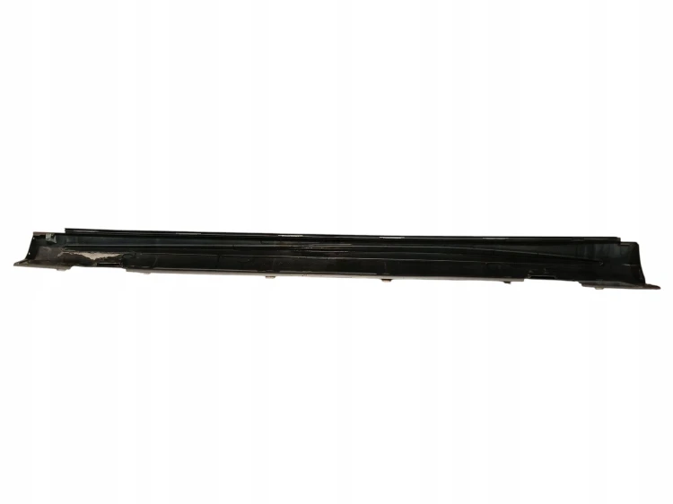 LISTWA PROGOWA PRAWA MERCEDES A W176 AMG LAK: 787 A1766980154