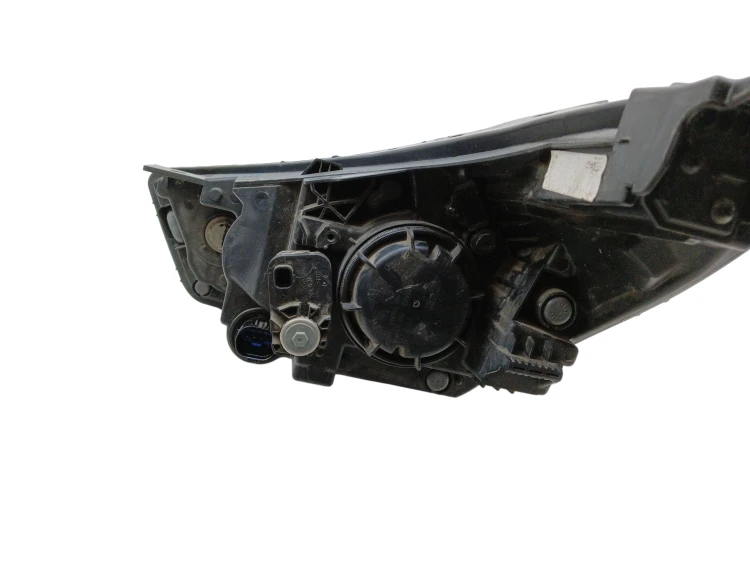 LAMPA PRAWY PRZÓD KIA RIO IV (2017-2020) 1.2 16V 84KM 92102-H8