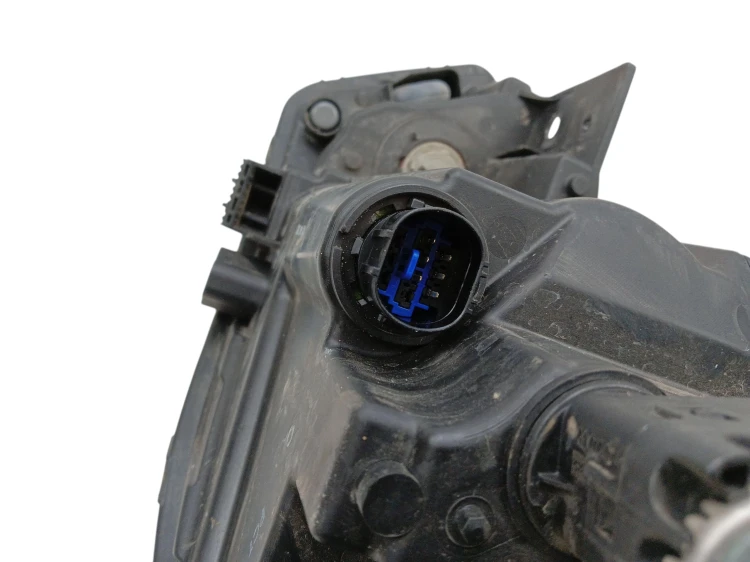LAMPA PRAWY PRZÓD KIA RIO IV (2017-2020) 1.2 16V 84KM 92102-H8