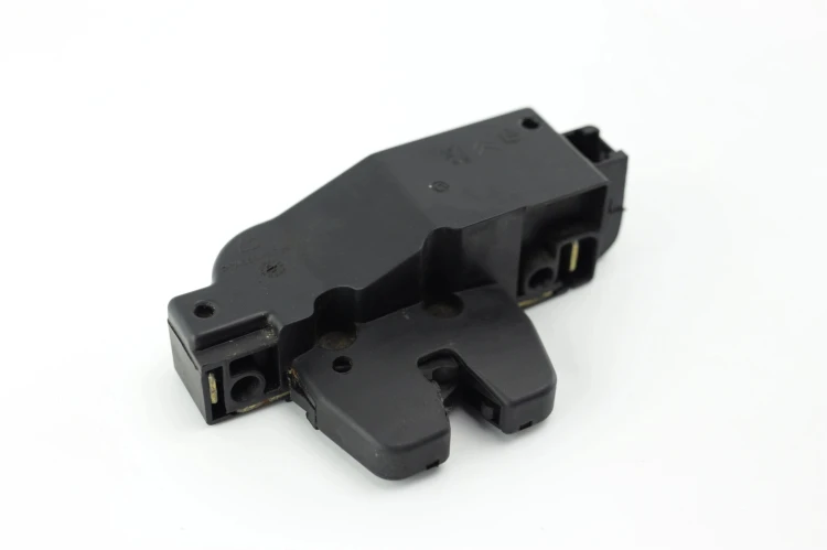 ZAMEK KLAPY BAGAŻNIKA CITROEN C3 I (2002-2005) 1.4 8V 9646091580