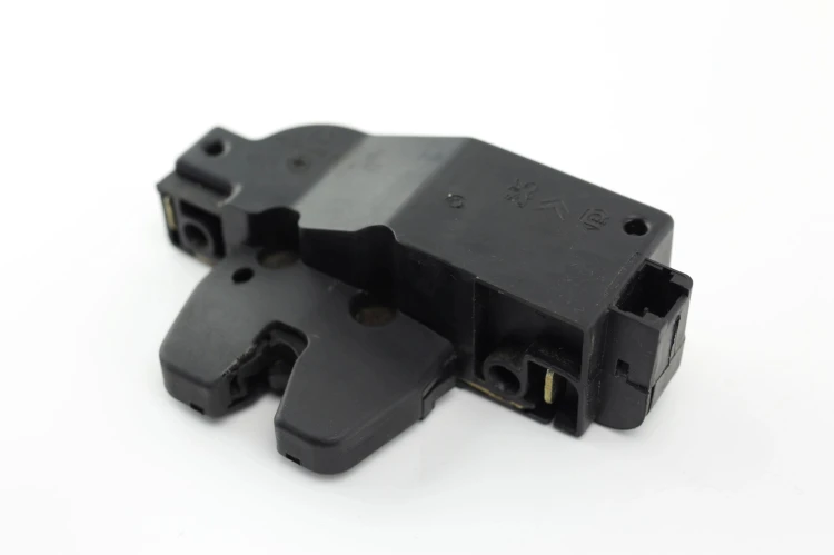 ZAMEK KLAPY BAGAŻNIKA CITROEN C3 I (2002-2005) 1.4 8V 9646091580