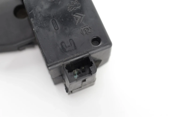 ZAMEK KLAPY BAGAŻNIKA CITROEN C3 I (2002-2005) 1.4 8V 9646091580