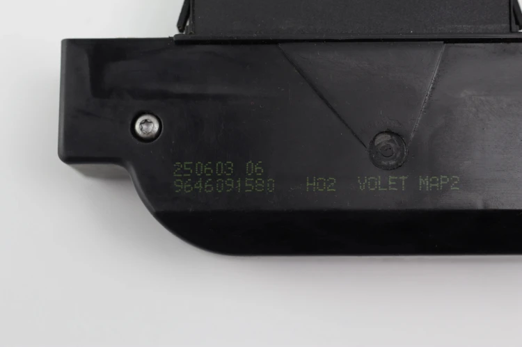 ZAMEK KLAPY BAGAŻNIKA CITROEN C3 I (2002-2005) 1.4 8V 9646091580