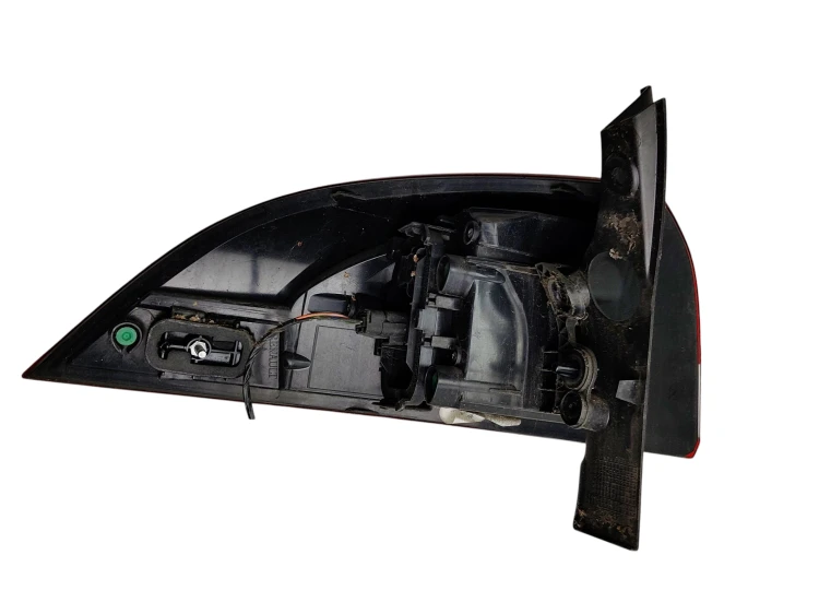 LAMPA PRAWY TYŁ RENAULT CLIO IV (2012-2016) 1.2 16V 73KM 265507408R