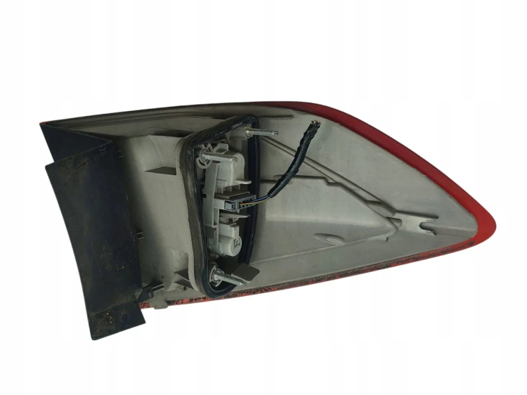 LAMPA PRAWY TYŁ FORD MONDEO MK4 (2007-2010) 1.8 TDCI 125KM 7S71-13404-B