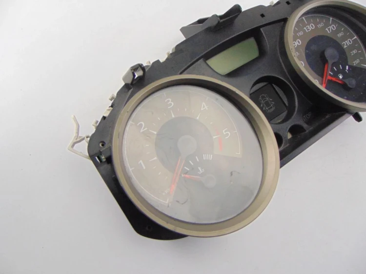 LICZNIK RENAULT MEGANE II LIFT (2005-2008) 1.5 DCI 8200408787 D