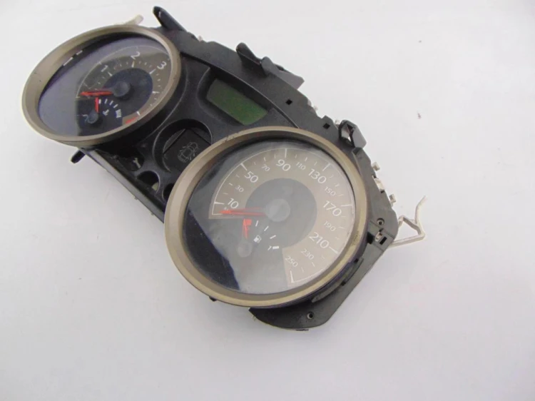 LICZNIK RENAULT MEGANE II LIFT (2005-2008) 1.5 DCI 8200408787 D