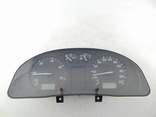 LICZNIK VOLKSWAGEN PASSAT B5 1.9TDI 3B0919880D