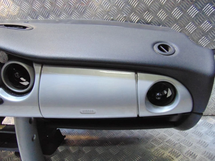DESKA ROZDZIELCZA MINI COOPER D R56 1.6 16V