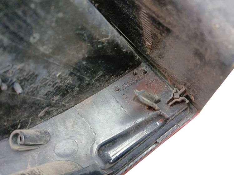 LAMPA PRAWY TYŁ CITROEN C5 III LIFT (2010-2012) 2.0 HDI 163KM 9675065680