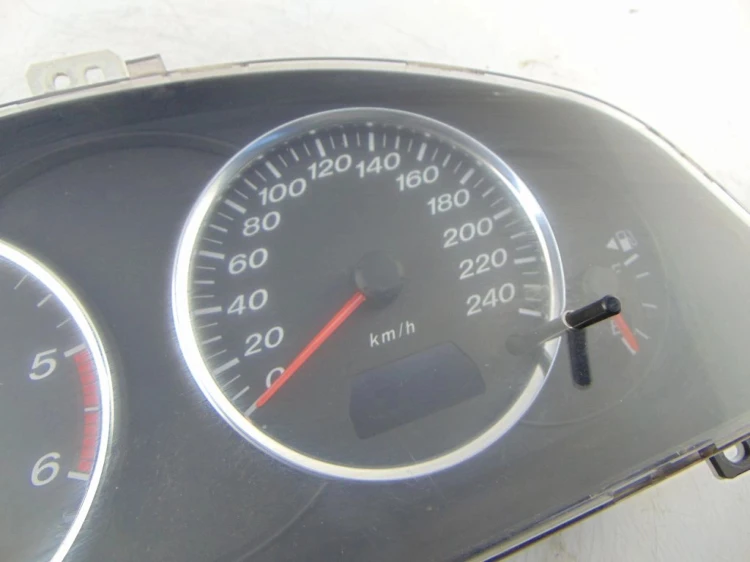 LICZNIK MAZDA 6 I (2002-2008) GJ6W C