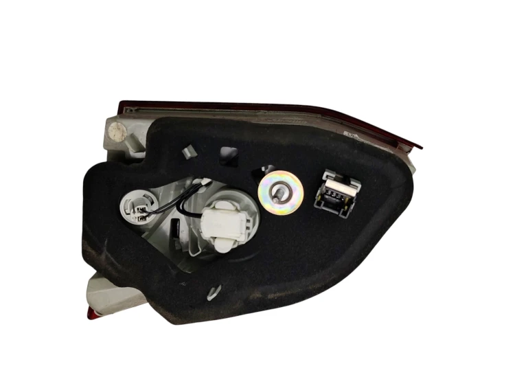 LAMPA LEWY TYŁ W KLAPE PEUGEOT 308 II T9 (2014-2017) 1.6 BlueHDI 120KM