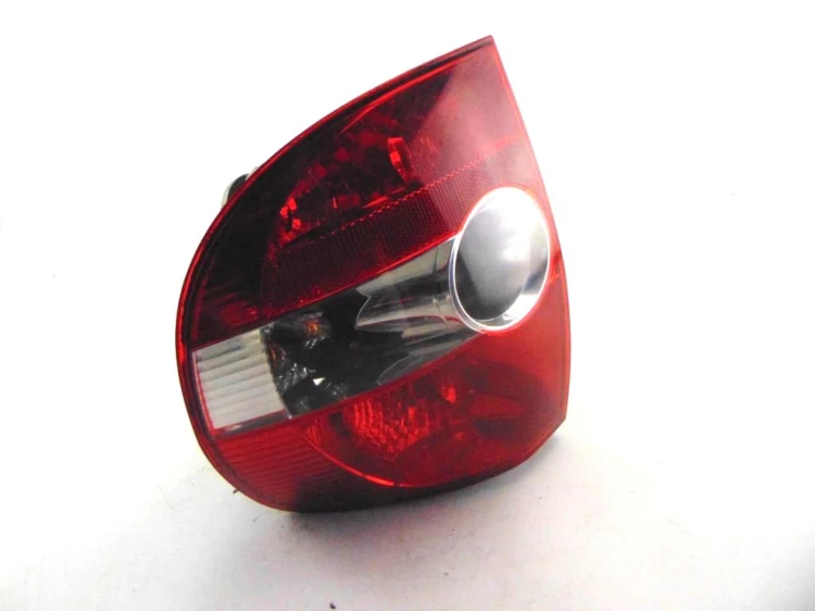 LAMPA PRAWY TYŁ VOLKSWAGEN FOX 1.2 6V