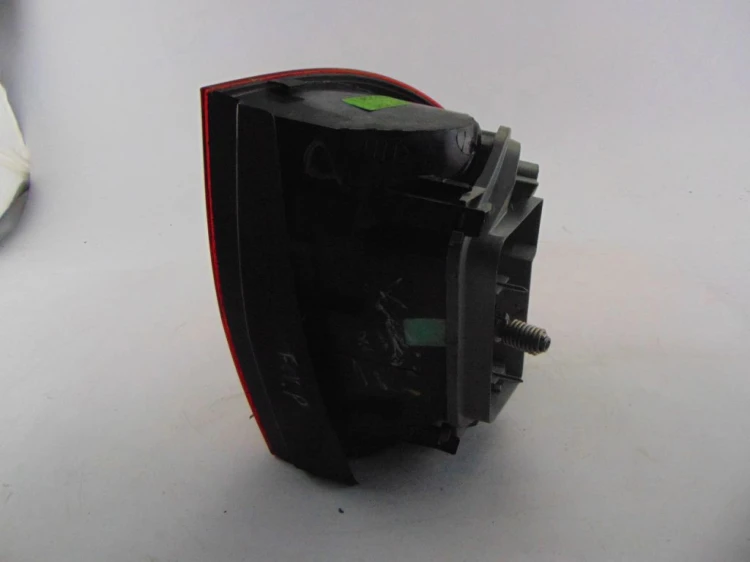 LAMPA PRAWY TYŁ VOLKSWAGEN FOX 1.2 6V