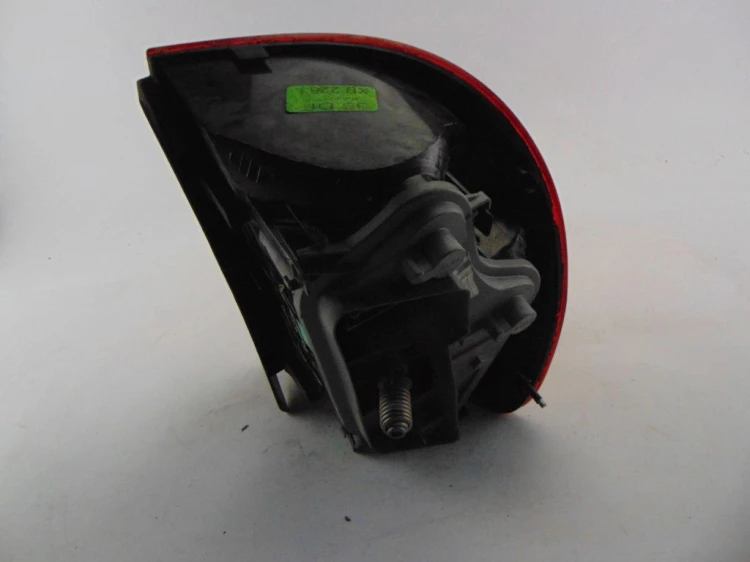LAMPA PRAWY TYŁ VOLKSWAGEN FOX 1.2 6V