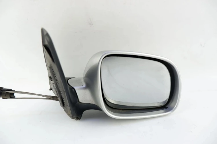 LUSTERKO PRAWE SEAT TOLEDO II 2.3 V5 10V 1M0857934RE