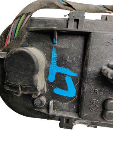 WKŁAD LAMPY LEWY TYŁ AUDI A4 B6 (2000-2006) 1.8 T 163KM 8E9945257