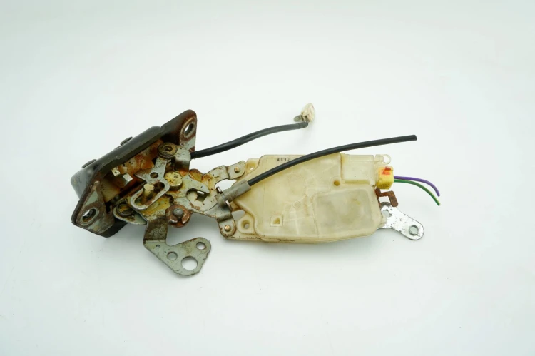 ZAMEK KLAPY BAGAŻNIKA NISSAN MURANO Z50 (2003-2008) 90550AU100