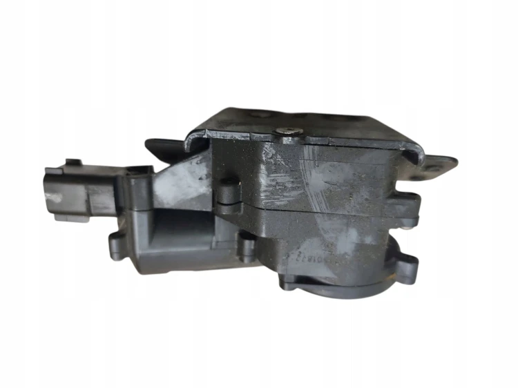 ZAMEK KLAPY BAGAŻNIKA TYŁ OPEL INSIGNIA A KOMBI 13501872